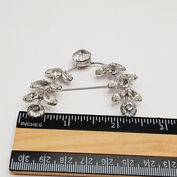 Vintage Clear Rhinestone Brooch Mid-Century Silver Tone Wedding Pin 2 1/2 Inch - Picture 10 of 10
